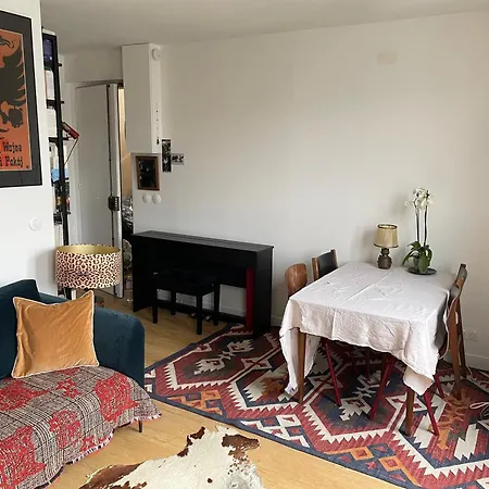 Apartment Deux Pieces Lumineux Calme, Vue Sur Le Ciel ! Paris